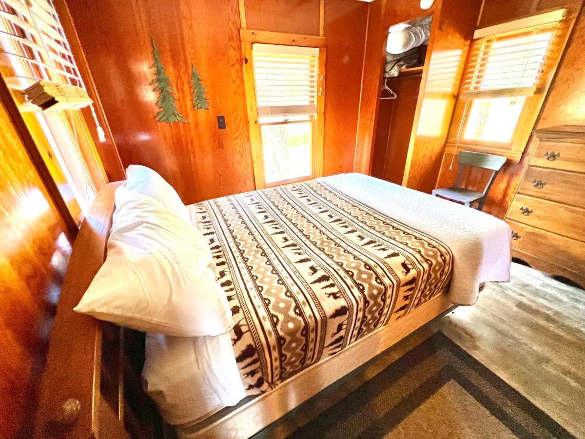 Indian Lake Adirondack Lake Cabins酒店 外观 照片
