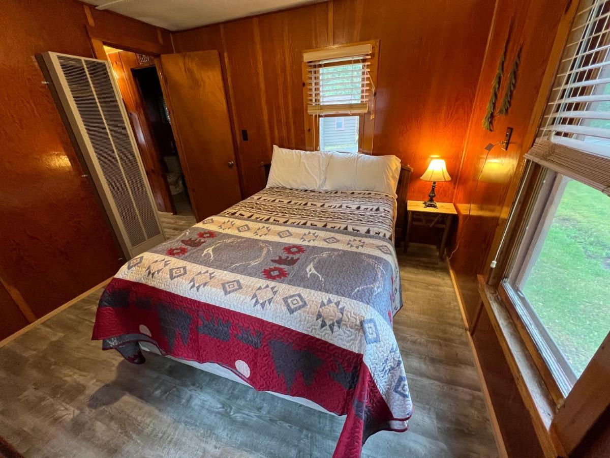 Indian Lake Adirondack Lake Cabins酒店 外观 照片