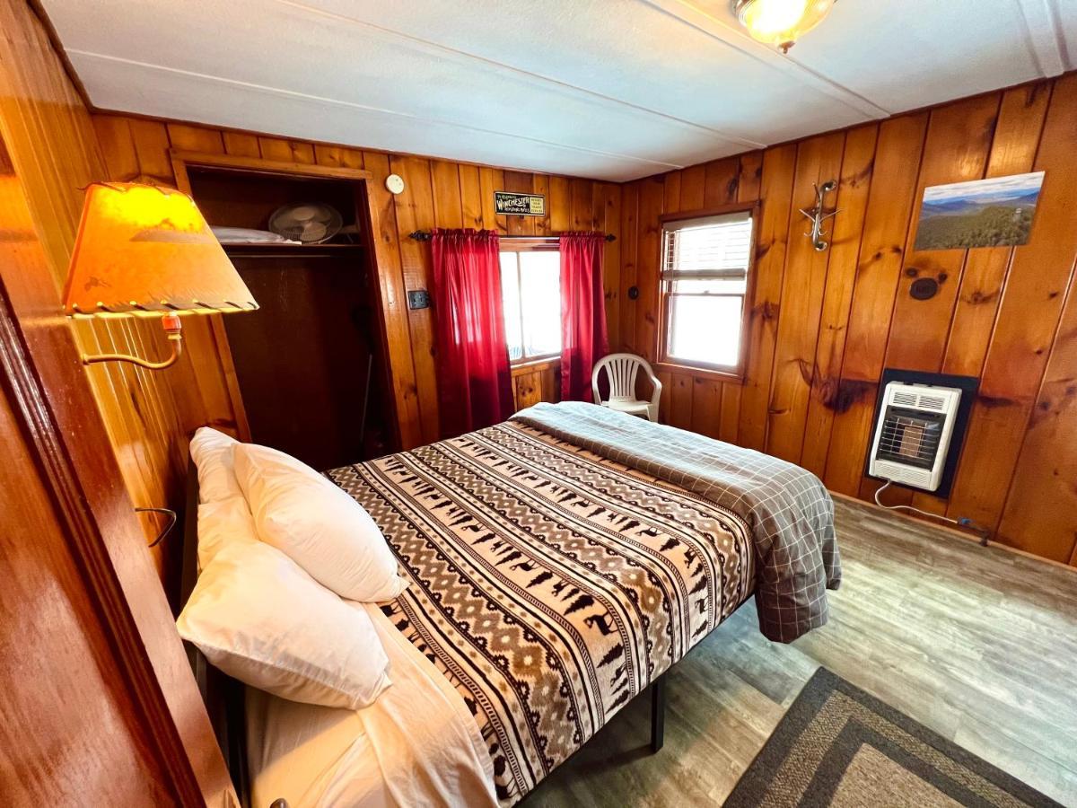 Indian Lake Adirondack Lake Cabins酒店 外观 照片