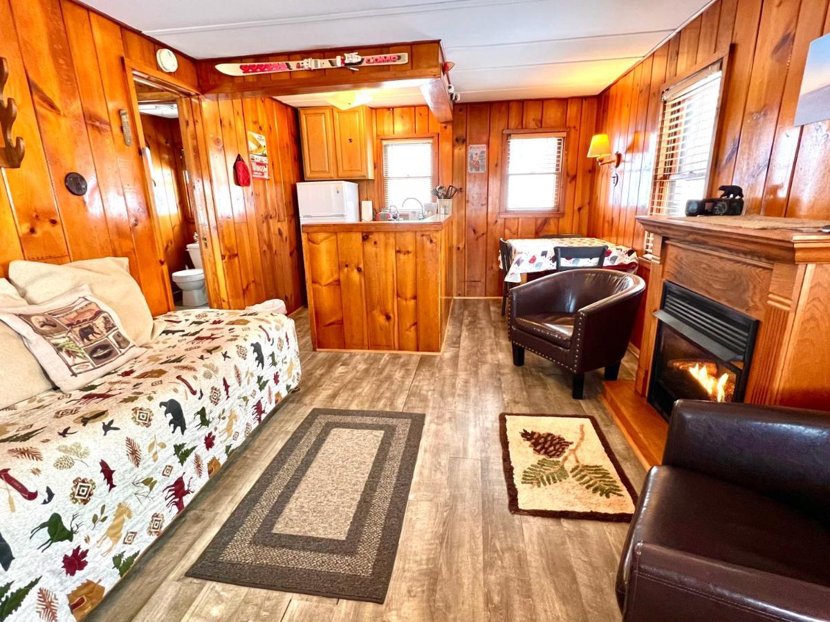 Indian Lake Adirondack Lake Cabins酒店 外观 照片